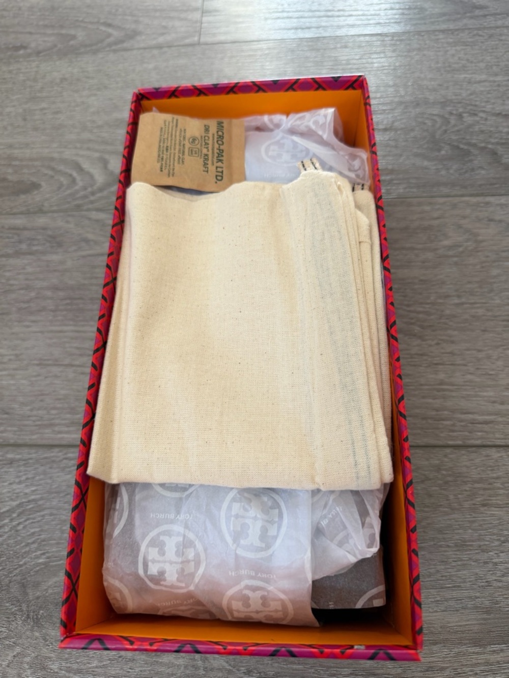 Tory Burch Black Leather Ballet Flats with Gold Logo - Picture 5 of 6